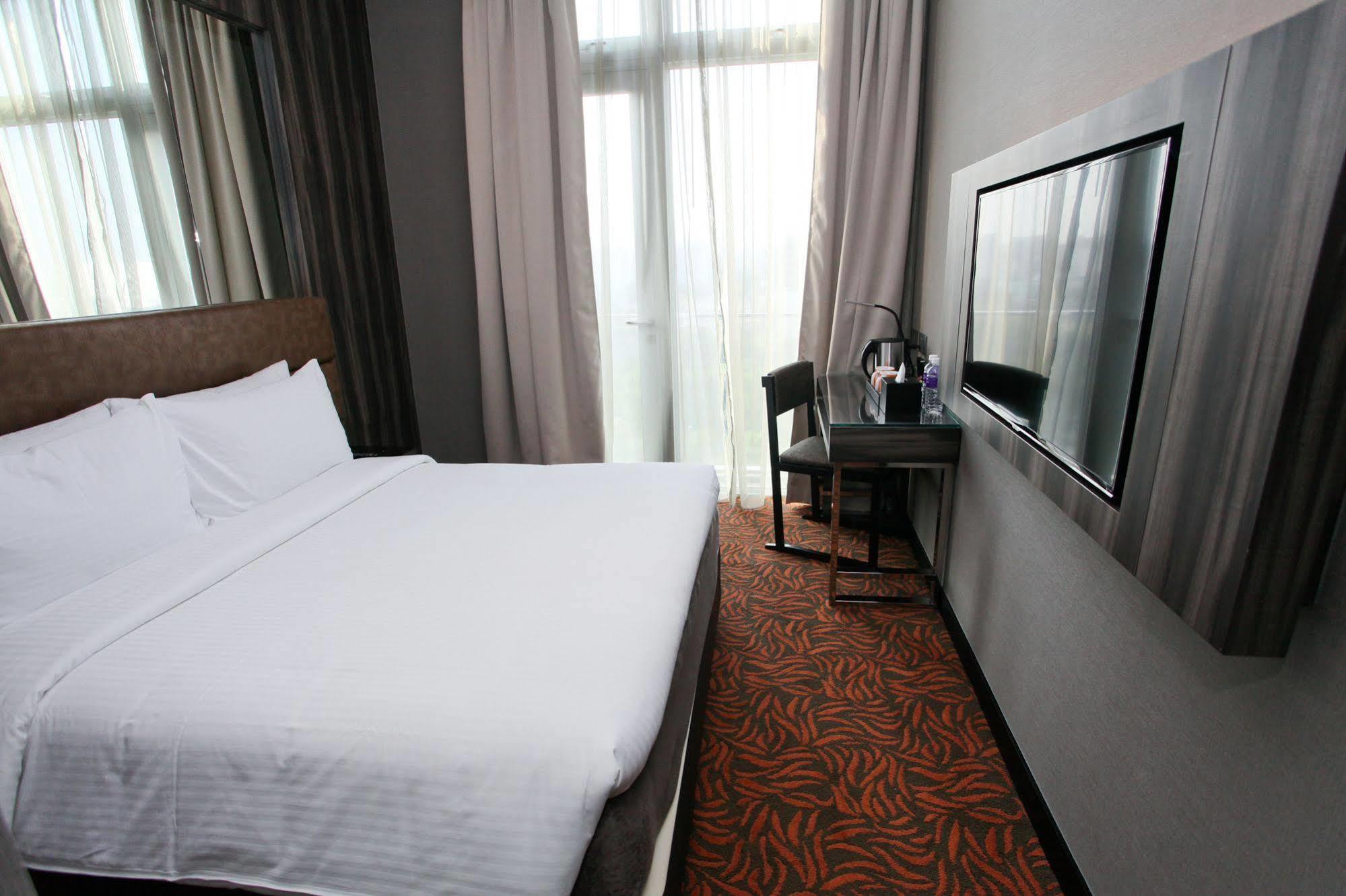 Aqueen Hotel Paya Lebar Singapore Ngoại thất bức ảnh